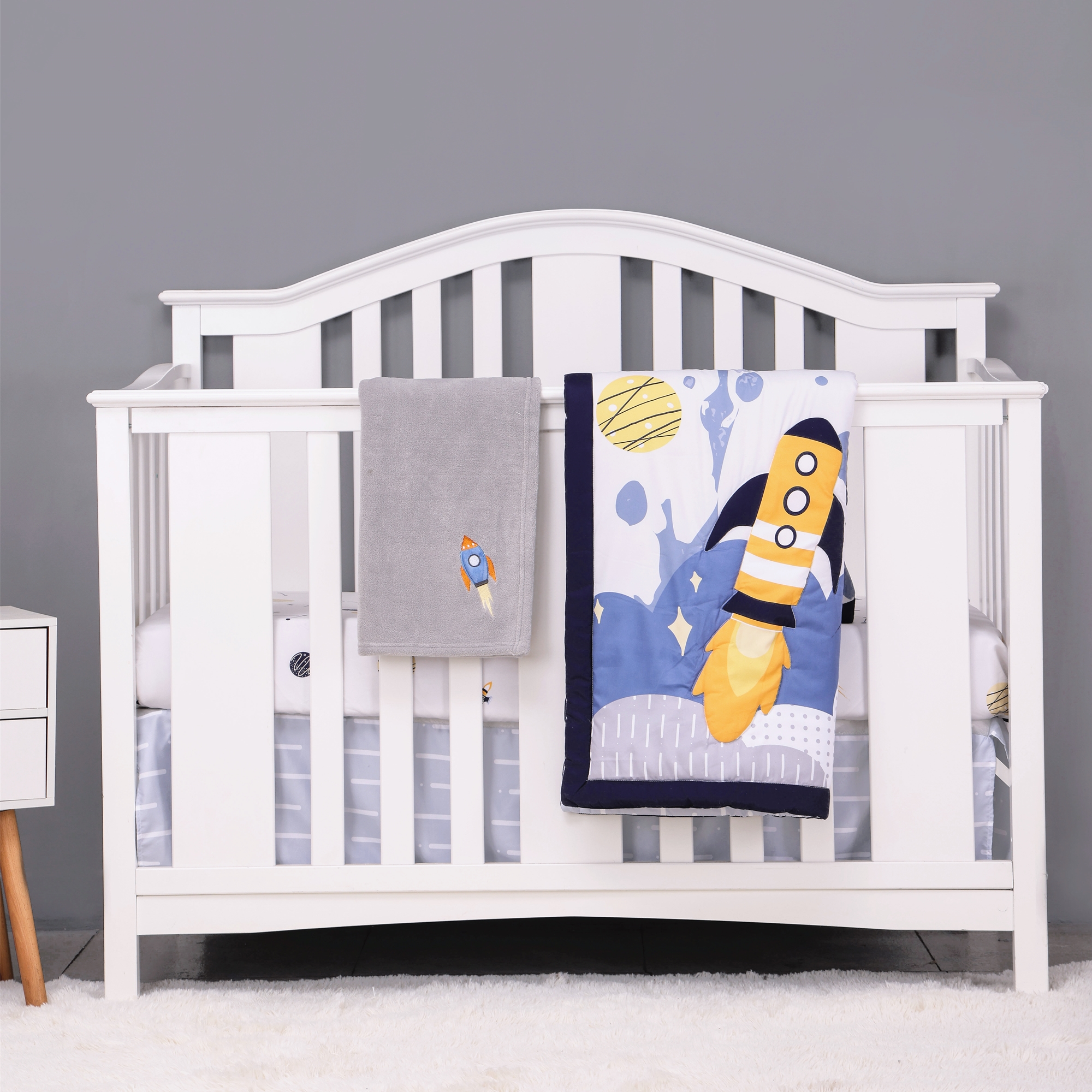 4Pcs Aviation Nursery Crib Bed - Baby Nursery Bedding recension och pris